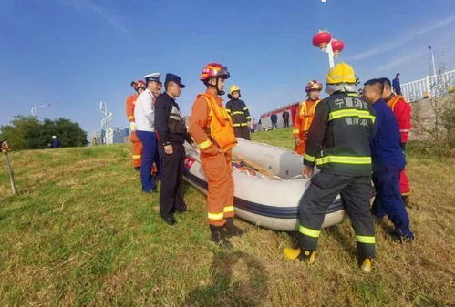 民警晨练遇男子落水为救人跑出残影