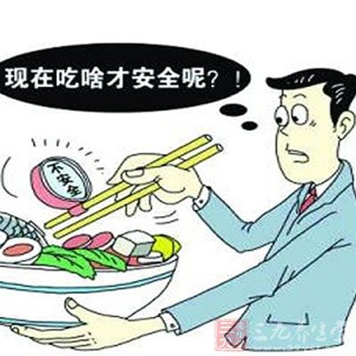 男子怀疑饭店的鸡爪是别人吃过的，食品安全与消费者权益的探讨