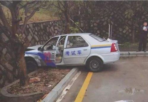 考生驾考不过烧毁教练车，理性面对失败，培养健康心态